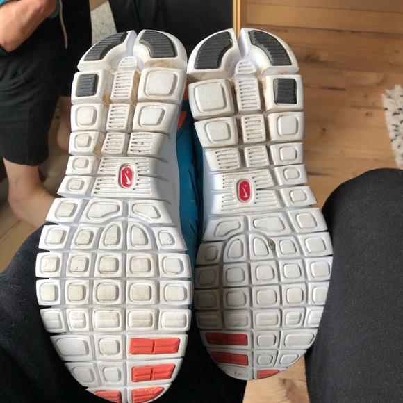 NIKE AIR running shoe - Picture 3 of 4